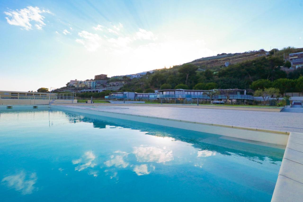 Apartmán H11 Luxury 9A - Porto - Piscina - Jacuzzi Santo Stefano al Mare Exteriér fotografie